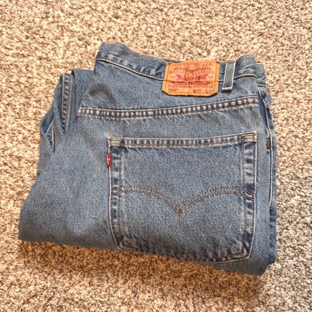 Levi's 550 Relaxed Fit Jeans Mens Size 40x32 Light Wash Denim Classic